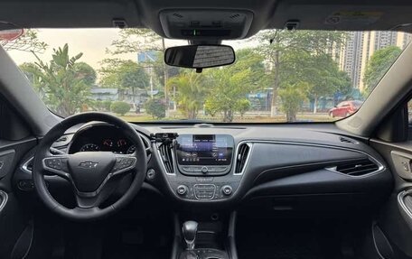 Chevrolet Malibu IX, 2022 год, 2 100 000 рублей, 6 фотография