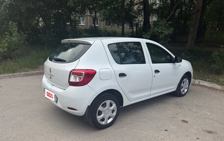 Renault Sandero II рестайлинг, 2015 год, 860 000 рублей, 3 фотография