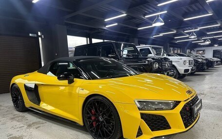 Audi R8, 2019 год, 16 000 000 рублей, 3 фотография