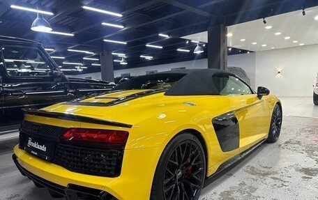 Audi R8, 2019 год, 16 000 000 рублей, 5 фотография