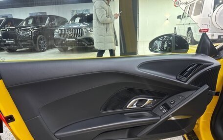Audi R8, 2019 год, 16 000 000 рублей, 14 фотография