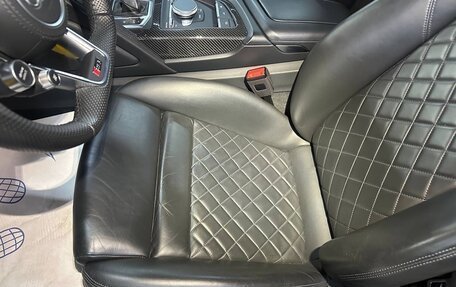 Audi R8, 2019 год, 16 000 000 рублей, 15 фотография