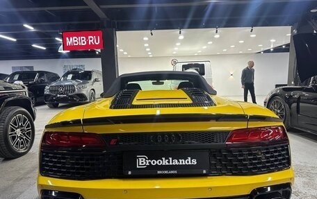 Audi R8, 2019 год, 16 000 000 рублей, 6 фотография