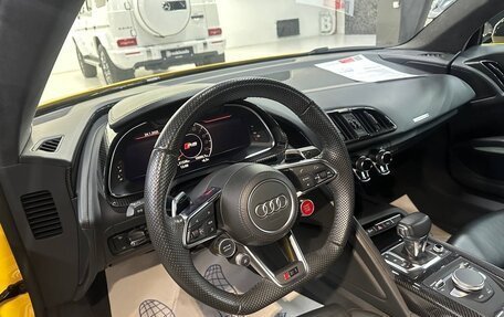 Audi R8, 2019 год, 16 000 000 рублей, 18 фотография