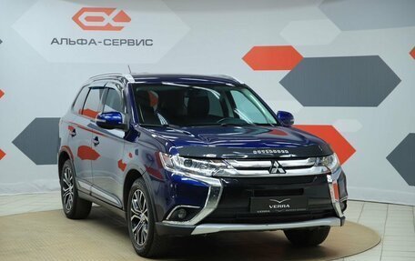 Mitsubishi Outlander III рестайлинг 3, 2015 год, 1 690 000 рублей, 3 фотография