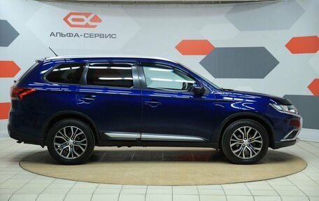 Mitsubishi Outlander III рестайлинг 3, 2015 год, 1 690 000 рублей, 5 фотография