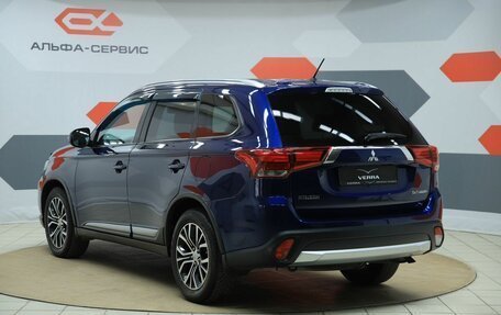 Mitsubishi Outlander III рестайлинг 3, 2015 год, 1 690 000 рублей, 7 фотография