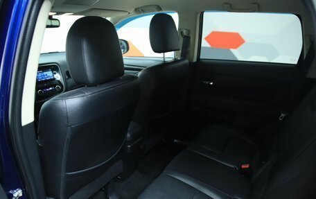 Mitsubishi Outlander III рестайлинг 3, 2015 год, 1 690 000 рублей, 11 фотография