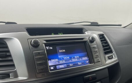 Toyota Hilux VII, 2014 год, 2 000 000 рублей, 12 фотография