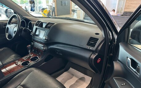 Toyota Highlander III, 2010 год, 2 089 000 рублей, 12 фотография