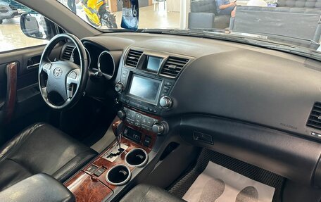 Toyota Highlander III, 2010 год, 2 089 000 рублей, 13 фотография