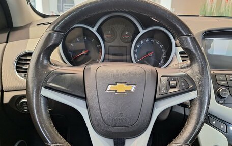 Chevrolet Cruze II, 2011 год, 699 000 рублей, 21 фотография