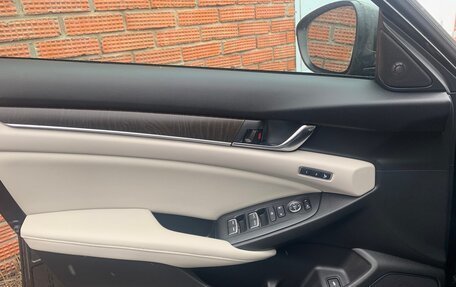 Honda Accord IX рестайлинг, 2017 год, 1 400 000 рублей, 13 фотография