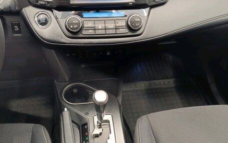 Toyota RAV4, 2018 год, 2 430 000 рублей, 18 фотография