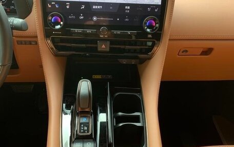 Toyota Vellfire, 2023 год, 13 000 777 рублей, 9 фотография