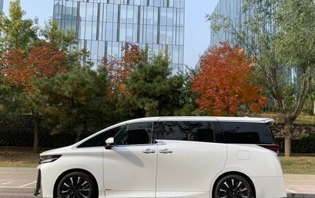 Toyota Vellfire, 2023 год, 13 000 777 рублей, 3 фотография