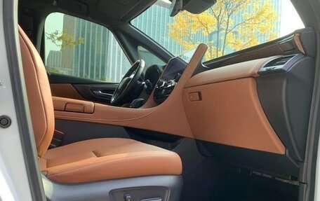 Toyota Vellfire, 2023 год, 13 000 777 рублей, 10 фотография