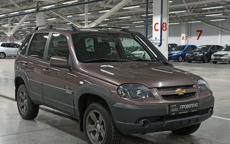 Chevrolet Niva I рестайлинг, 2018 год, 799 000 рублей, 3 фотография