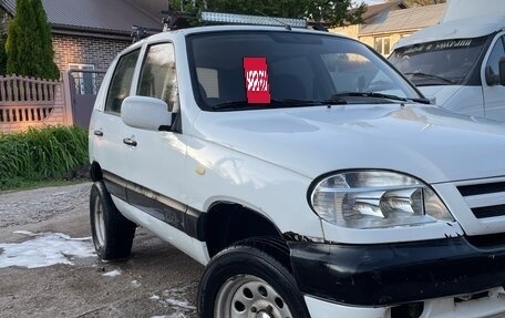 Chevrolet Niva I рестайлинг, 2003 год, 300 000 рублей, 2 фотография
