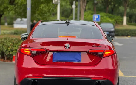Alfa Romeo Giulia II, 2020 год, 2 500 000 рублей, 10 фотография