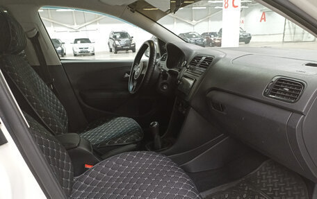Volkswagen Polo VI (EU Market), 2013 год, 450 000 рублей, 11 фотография