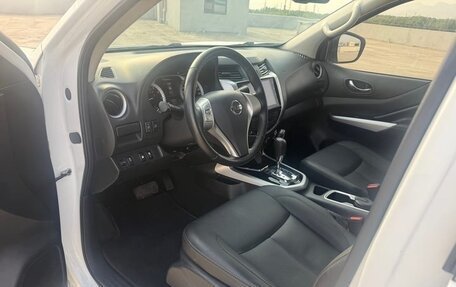 Nissan Navara (Frontier), 2021 год, 2 415 000 рублей, 5 фотография