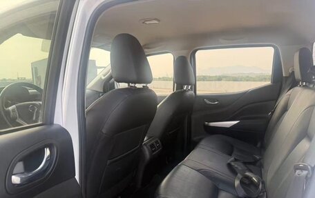 Nissan Navara (Frontier), 2021 год, 2 415 000 рублей, 6 фотография