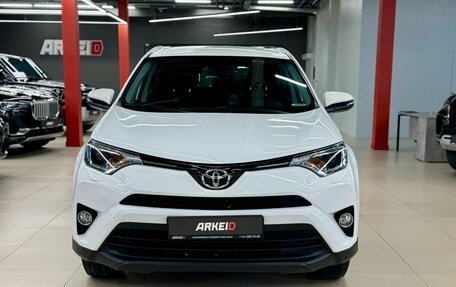 Toyota RAV4, 2018 год, 2 490 000 рублей, 2 фотография