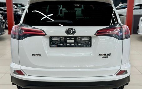 Toyota RAV4, 2018 год, 2 490 000 рублей, 6 фотография