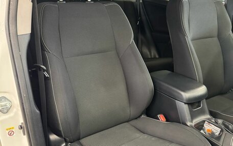 Toyota RAV4, 2018 год, 2 490 000 рублей, 11 фотография
