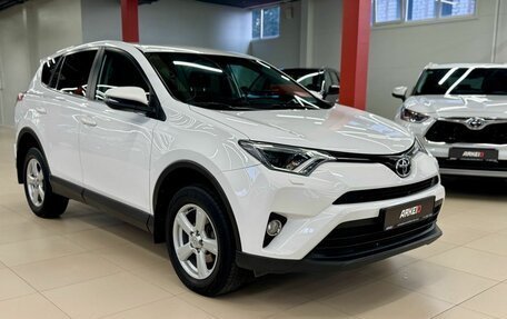 Toyota RAV4, 2018 год, 2 490 000 рублей, 5 фотография