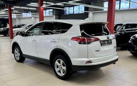 Toyota RAV4, 2018 год, 2 490 000 рублей, 7 фотография