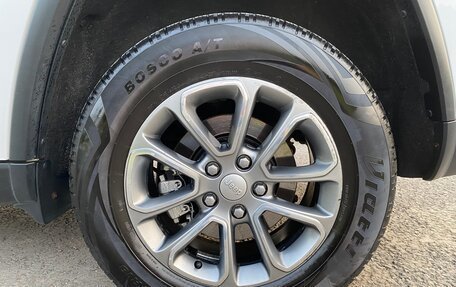 Jeep Grand Cherokee, 2013 год, 2 230 000 рублей, 16 фотография
