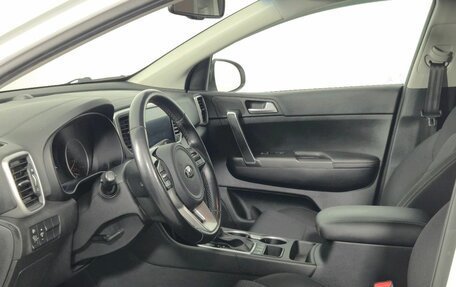 KIA Sportage IV рестайлинг, 2020 год, 2 395 000 рублей, 12 фотография