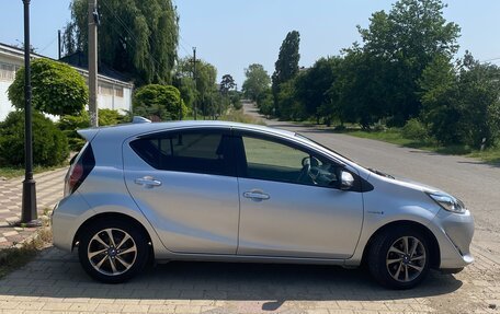 Toyota Aqua I, 2017 год, 1 360 000 рублей, 6 фотография