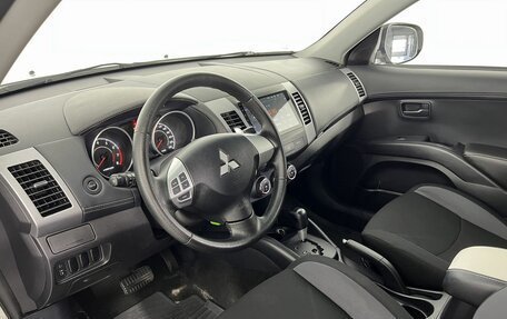 Mitsubishi Outlander III рестайлинг 3, 2011 год, 1 150 000 рублей, 17 фотография
