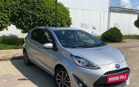 Toyota Aqua I, 2017 год, 1 360 000 рублей, 2 фотография