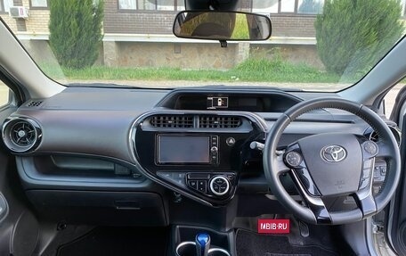 Toyota Aqua I, 2017 год, 1 360 000 рублей, 9 фотография