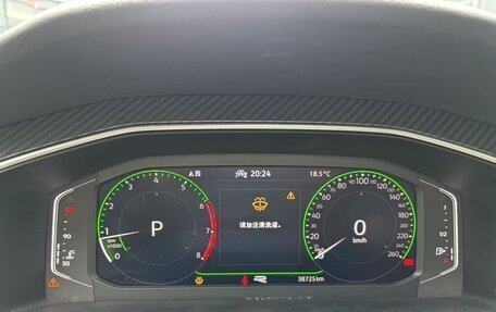 Volkswagen Tiguan II, 2022 год, 2 600 000 рублей, 7 фотография