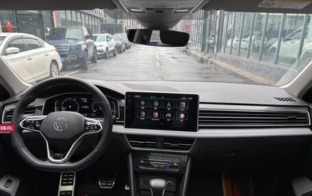 Volkswagen Tiguan II, 2022 год, 2 600 000 рублей, 6 фотография