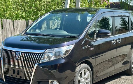 Toyota Esquire I, 2015 год, 2 350 000 рублей, 4 фотография