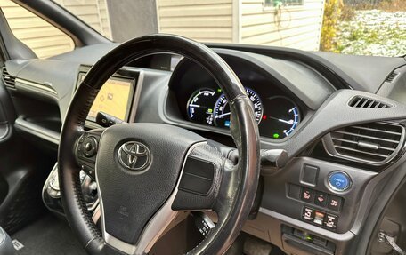 Toyota Esquire I, 2015 год, 2 350 000 рублей, 24 фотография