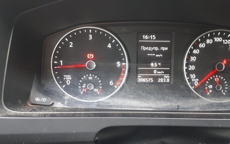 Volkswagen Caravelle T6 рестайлинг, 2017 год, 3 000 000 рублей, 15 фотография