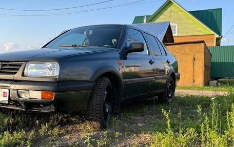 Volkswagen Vento, 1992 год, 200 000 рублей, 2 фотография
