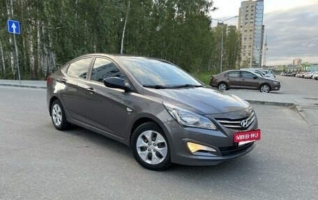 Hyundai Solaris II рестайлинг, 2015 год, 1 150 000 рублей, 2 фотография