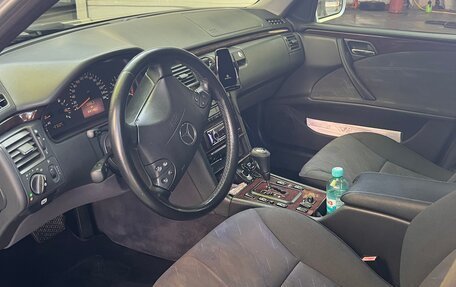 Mercedes-Benz E-Класс, 2001 год, 950 000 рублей, 6 фотография
