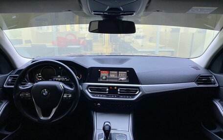 BMW 3 серия, 2019 год, 2 949 000 рублей, 14 фотография