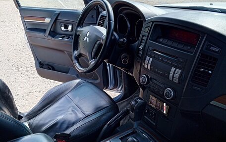 Mitsubishi Pajero IV, 2007 год, 1 290 000 рублей, 16 фотография