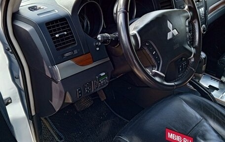 Mitsubishi Pajero IV, 2007 год, 1 290 000 рублей, 15 фотография