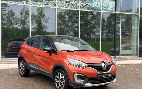 Renault Kaptur I рестайлинг, 2017 год, 1 050 000 рублей, 4 фотография